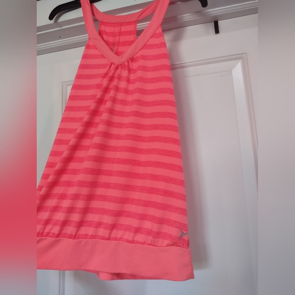 Old Navy Active Tank - Picture 3 of 8